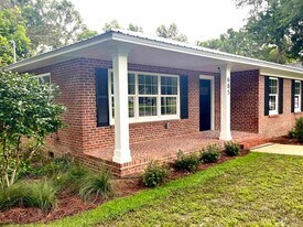 685 S Waukeenah St in Monticello, FL - Building Photo