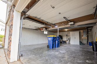 413 SE Lana Ct in Lee's Summit, MO - Foto de edificio - Building Photo