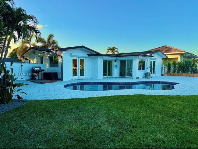 property at 806 Argonaut Is