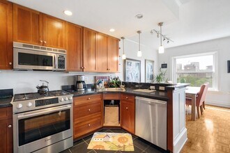 48 Beacon St, Unit 9f in Boston, MA - Foto de edificio - Building Photo