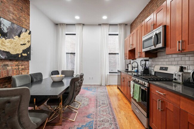 285 Pleasant Ave in New York, NY - Building Photo - Building Photo