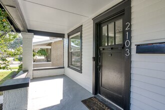 2103 Wrocklage Ave in Louisville, KY - Building Photo - Building Photo