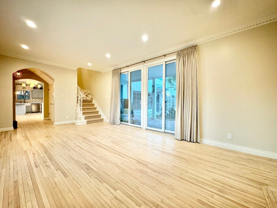 9683 W Olympic Blvd in Beverly Hills, CA - Building Photo