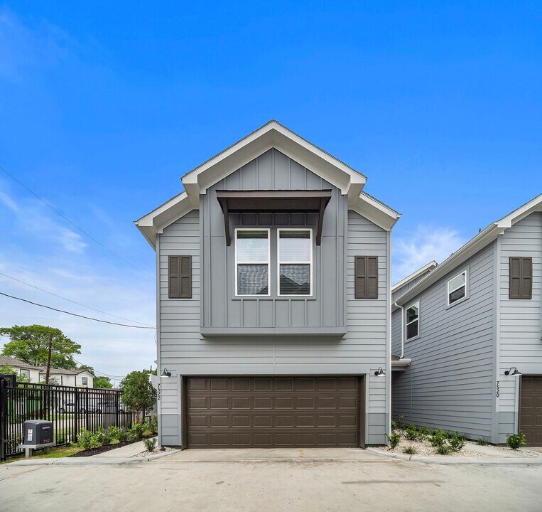 7520 Sandle St in Houston, TX - Building Photo