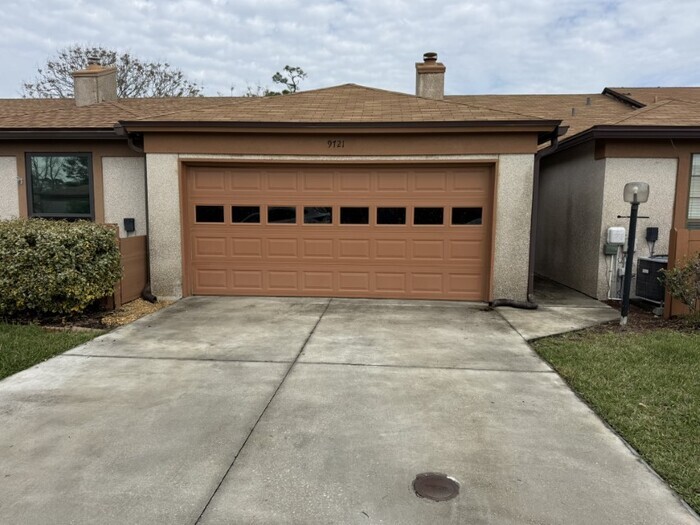 9721 Fawn Brook Cir W in Jacksonville, FL - Foto de edificio
