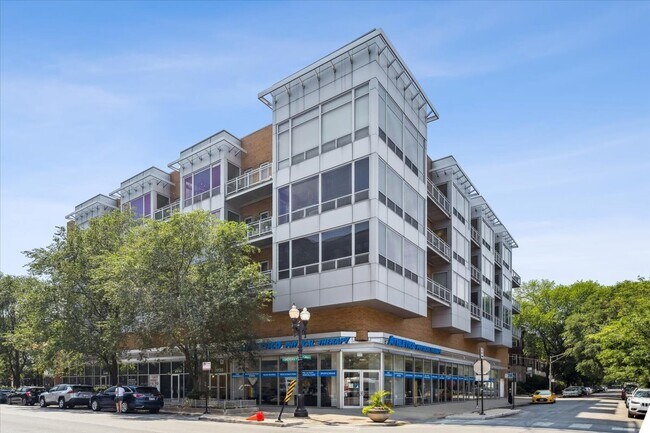 property at 3920 N Sheridan Rd