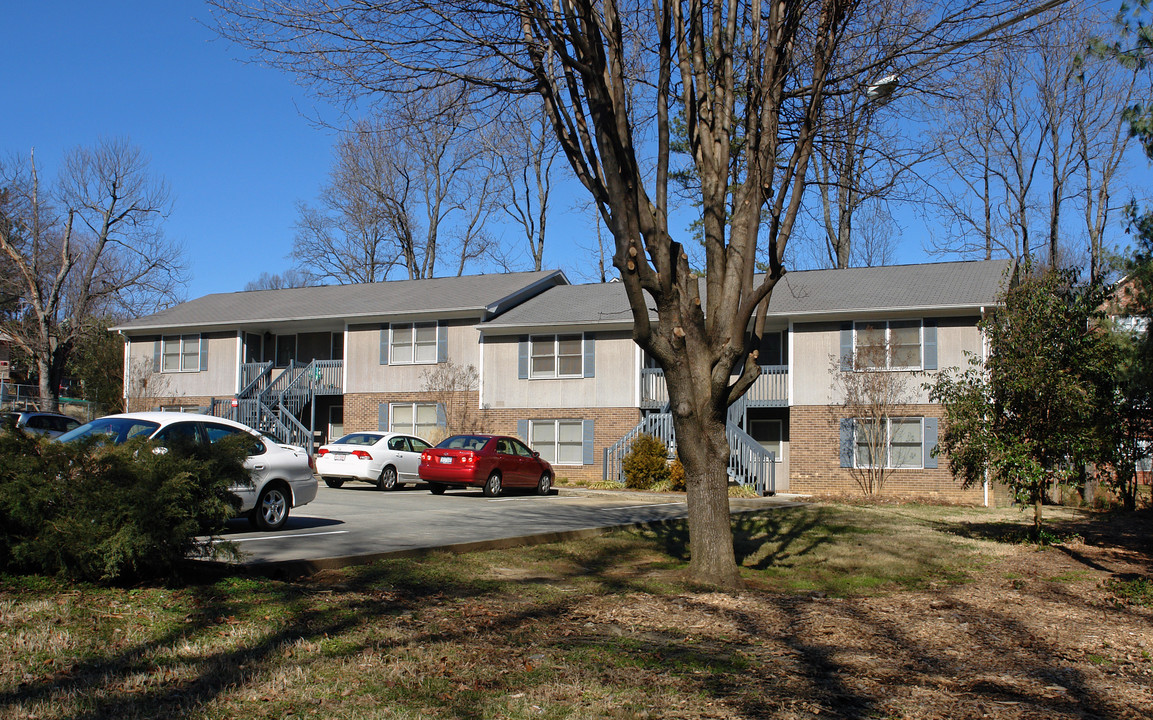 1804 Fargis St in Greensboro, NC - Foto de edificio