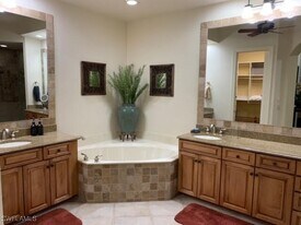 15543 Monterosso Ln in Naples, FL - Building Photo