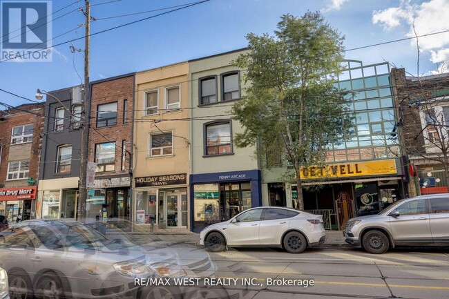 1177 Dundas St W