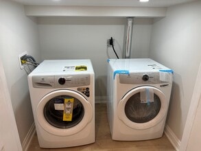 1119 King St in Whitby, ON - Building Photo - Building Photo