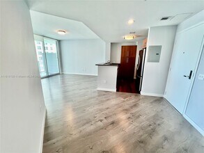 300 S Biscayne Blvd, Unit 2705 in Miami, FL - Building Photo - Building Photo