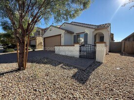 8755 W Solano Dr in Glendale, AZ - Building Photo