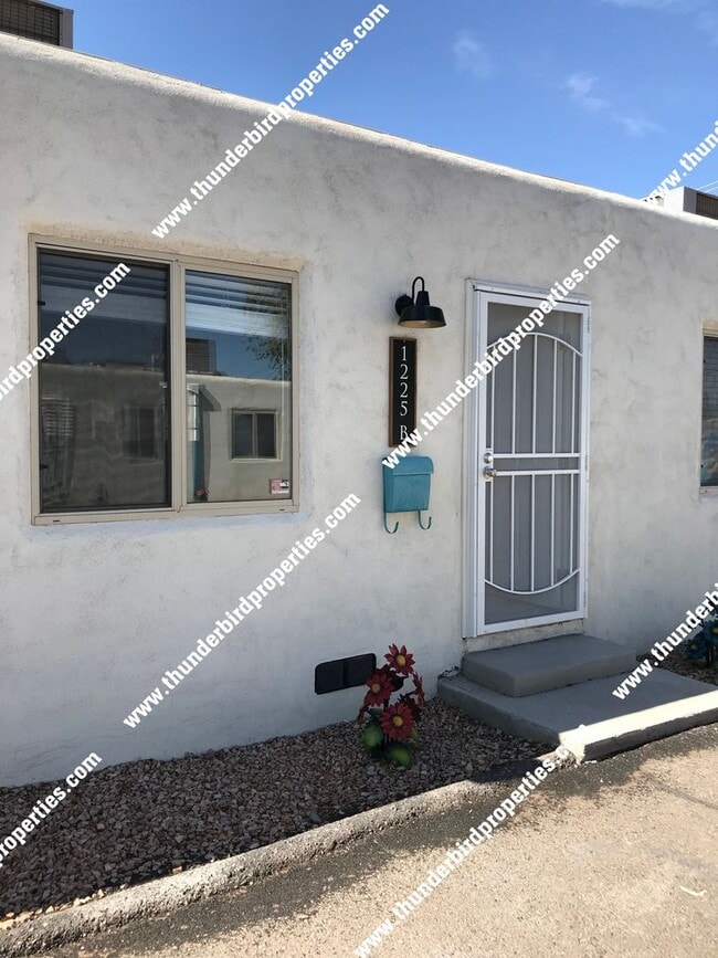 property at 1225 San Mateo Blvd NE