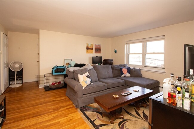 96 Chestnut St, Unit #1