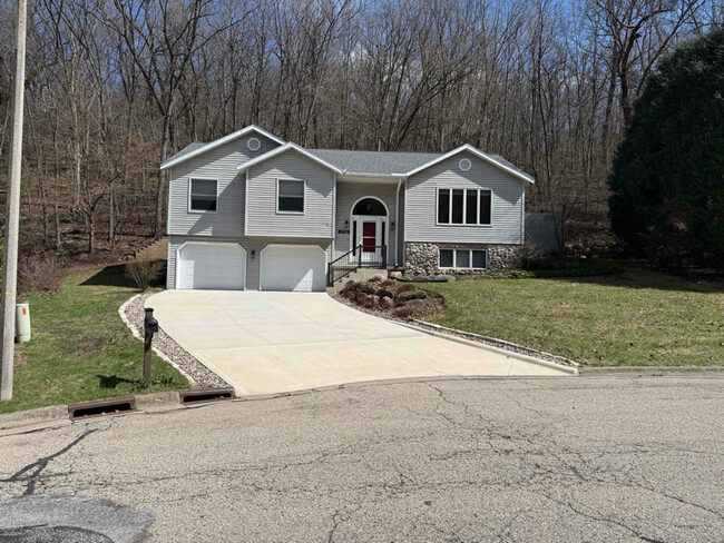 property at 1706 Ludden Dr