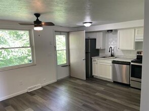 189 Park Ave-Unit -Apt 2 in Delaware, OH - Building Photo - Building Photo