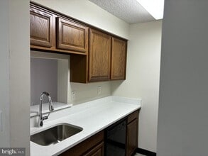 1222 Ravens Crest Dr in Plainsboro, NJ - Building Photo - Building Photo