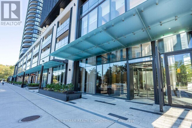 575-2575 Bloor St E in Toronto, ON - Building Photo - Building Photo