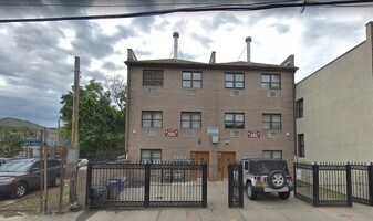 2424-2426 Hoffman St in Bronx, NY - Building Photo