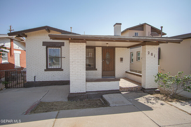 2818 Frankfort Ave in El Paso, TX - Building Photo - Building Photo