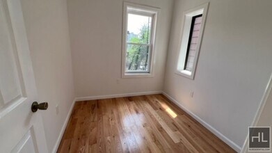 VERY BRIGHT AND COZY 4 BEDROOMS/2 FULL BAT in Brooklyn, NY - Building Photo - Building Photo