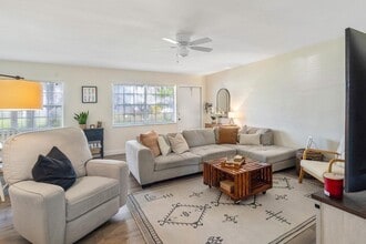 2455 NE 51st St in Fort Lauderdale, FL - Building Photo - Building Photo