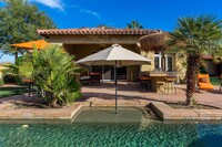 56222 Village Dr in La Quinta, CA - Foto de edificio - Building Photo