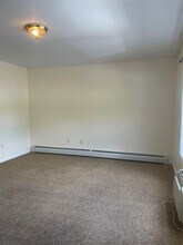696 South St in Highland, NY - Building Photo - Building Photo