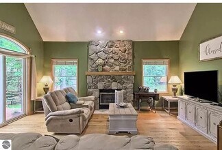 4440 Ground Pine Trail in Traverse City, MI - Building Photo - Building Photo