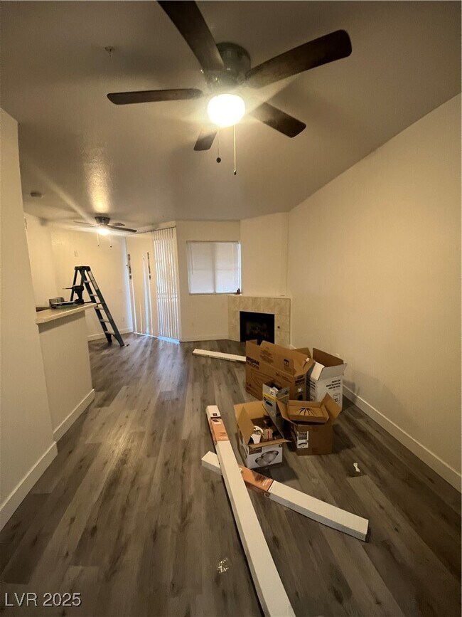 7135 S Durango Dr in Las Vegas, NV - Building Photo - Building Photo