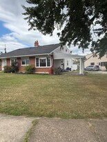 525 Lee Rd in Norwood, PA - Building Photo