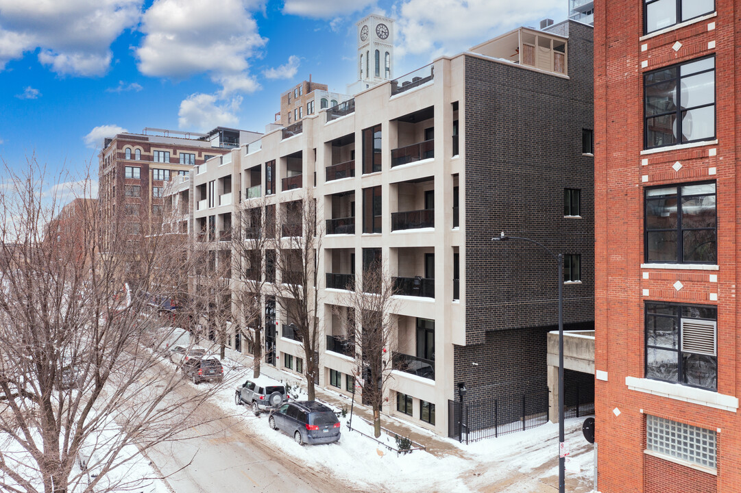 West Loop Collection in Chicago, IL - Building Photo