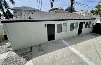 15 N Dos Caminos Ave in Ventura, CA - Building Photo - Building Photo