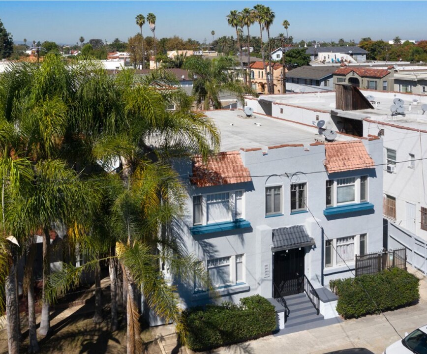 391 Ximeno Ave in Long Beach, CA - Building Photo