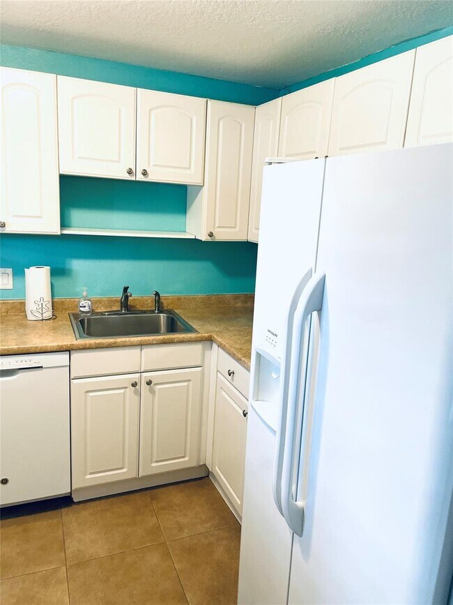 7839 Golf Cir Dr in Margate, FL - Building Photo - Building Photo