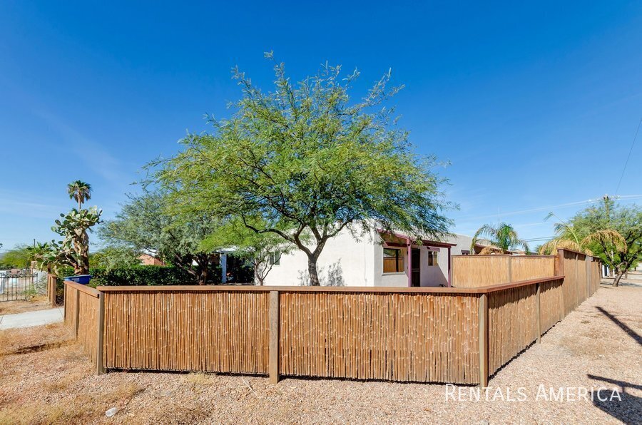 1739 E Miles St in Tucson, AZ - Building Photo