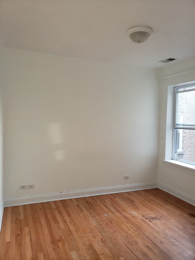 6812 N Wayne Ave, Unit 4A in Chicago, IL - Building Photo - Building Photo