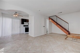 3812 Surfrider Ln in Las Vegas, NV - Building Photo - Building Photo