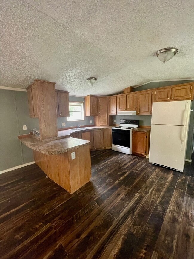 24606 Clennie Needham Rd in Porter, TX - Building Photo - Building Photo