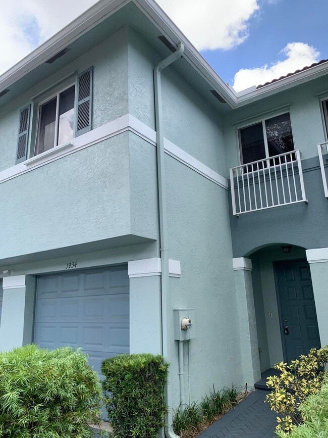 1934 Gardenia Ct in Riviera Beach, FL - Building Photo - Building Photo
