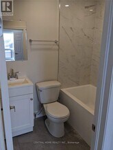 714 Lansdowne Ave in Toronto, ON - Building Photo - Building Photo