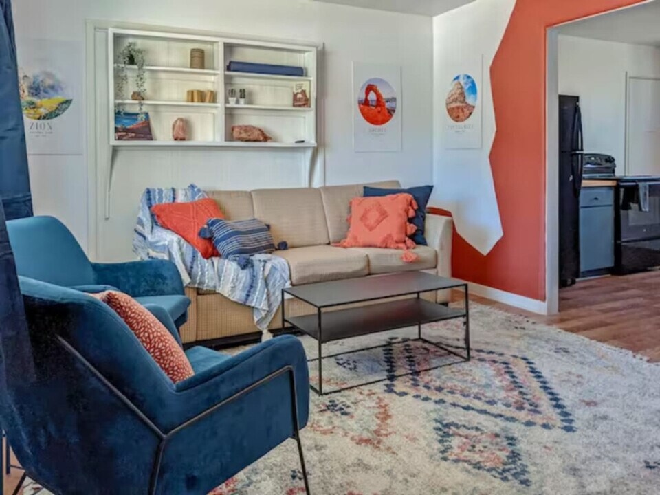 170 E 100 N in Kanab, UT - Building Photo