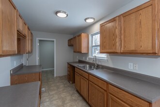 145 Derek Dr in Hawk Point, MO - Building Photo - Building Photo