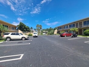 2303 S Federal Hwy, Unit 8 in Boynton Beach, FL - Foto de edificio - Building Photo