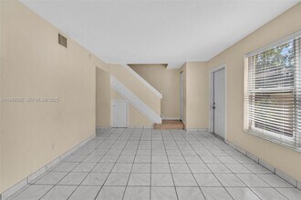 3750 SW 60th Terrace in Davie, FL - Foto de edificio - Building Photo