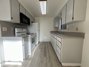 4634 SW Vermont St in Portland, OR - Building Photo - Building Photo