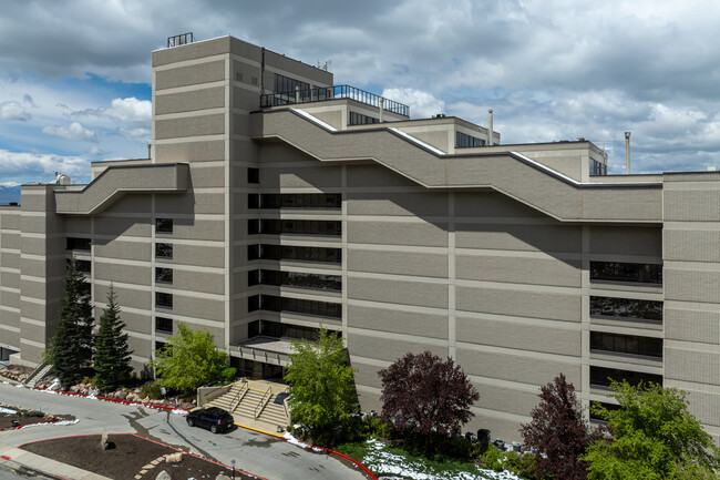 Oakhills-Bench Tower Condominiums in Salt Lake City, UT - Building Photo - Building Photo