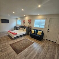 4510 Willens Ave, Unit 1 in Woodland Hills, CA - Building Photo