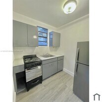 784 NW 100th St in Miami, FL - Building Photo