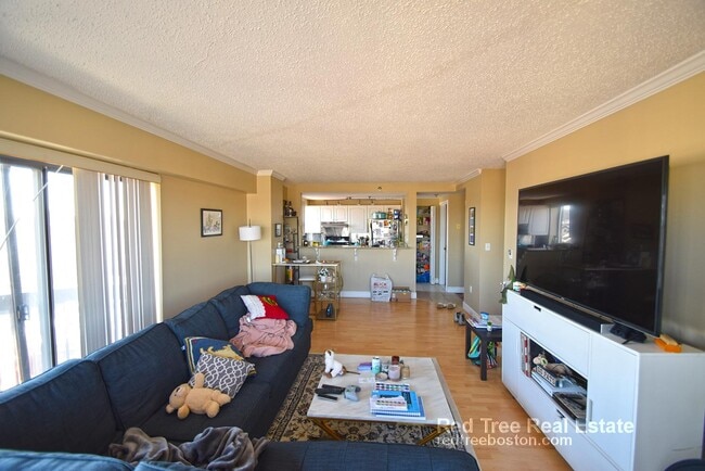 15 N Beacon St, Unit 602 in Boston, MA - Building Photo - Building Photo